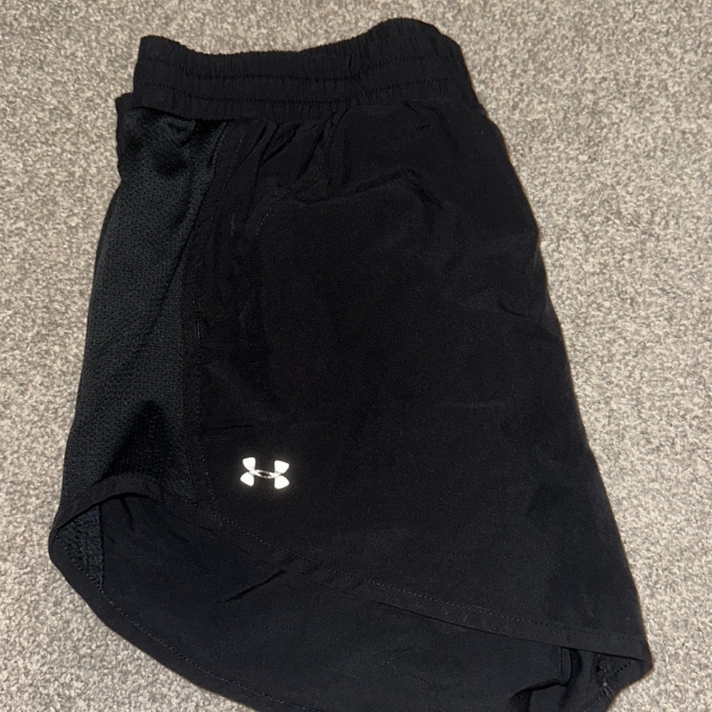 under armor shirt size small